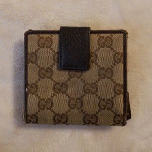 Authentic Gucci wallet. Purchased at Gucci store.